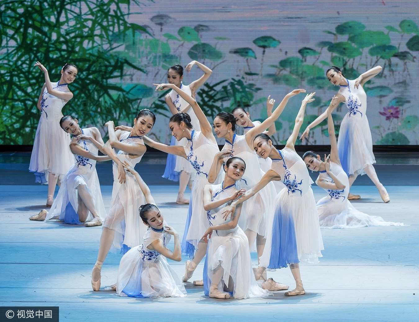 北京:“一带一路”国际合作高峰论坛文艺晚会举行 北京:“一带一路”国际合作高峰论坛文艺晚会举行