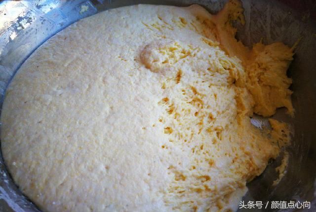 松软的玉米发糕,最简单的做法,三步教你搞定,一