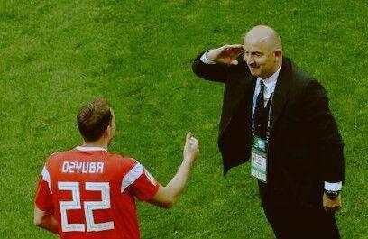 俄罗斯5-0沙特:久巴K头球!看台上普京和沙特国