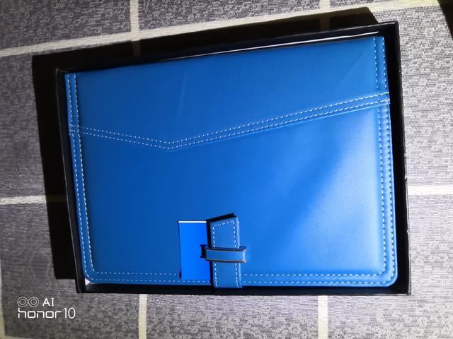 IPAD2018新ipad迟到的宿舍床上开箱,有福利送