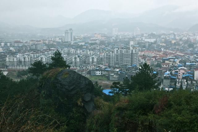 全国更换名称最成功的两座城市,改完后都名扬