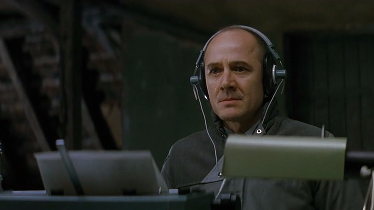 1分神作《窃听风暴》你能否忍受24小时被监视监听?