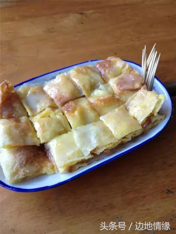 云南德宏好吃又好玩的美食缅甸"甩手粑粑"