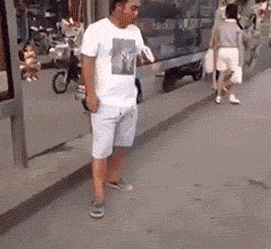 是哪个小兔崽子给老娘设计的发型，你过来，我绝对不打死你