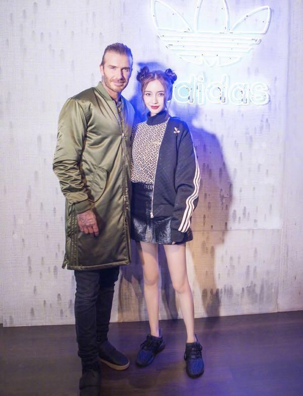 迪丽热巴、杨颖的代言照曝光,谁才是你心中的