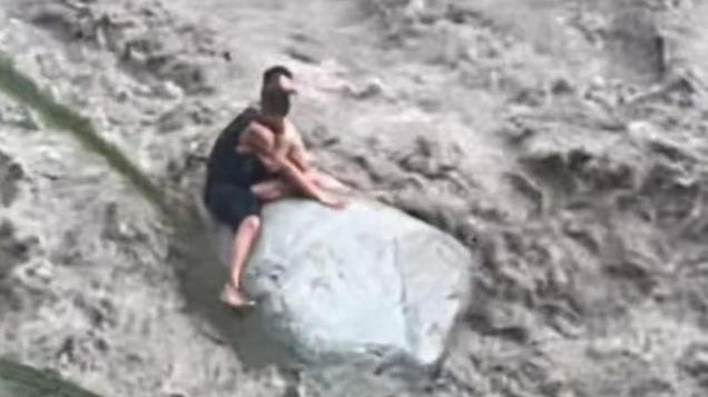 四川龙漕沟突发山洪 多人被冲走!事发后仍有大量博主推荐河道露营 四川龙漕沟突发山洪 多人被冲走!事发后仍有大量博主推荐河道露营