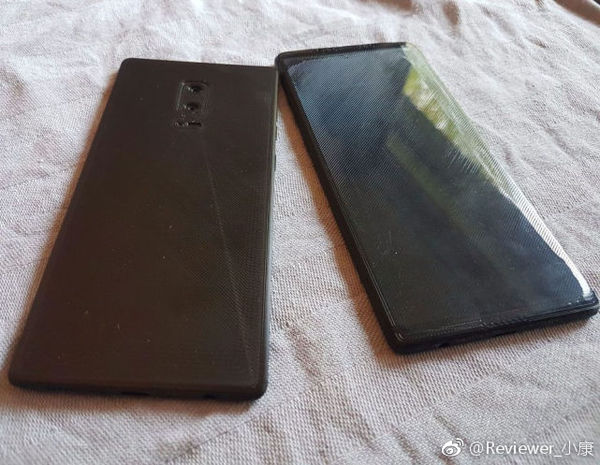 三星Galaxy Note 8机模曝光:后置竖排双摄?