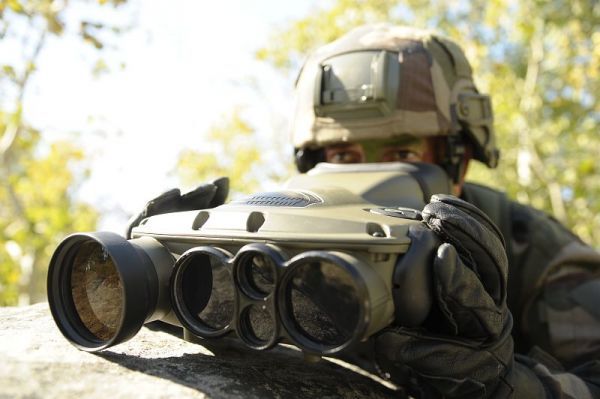 越军用法国望远镜侦察边境?号称能发现50里外敌坦克
