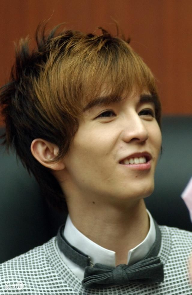 能摸杨幂大腿杨幂还不生气的人,也就只有这位