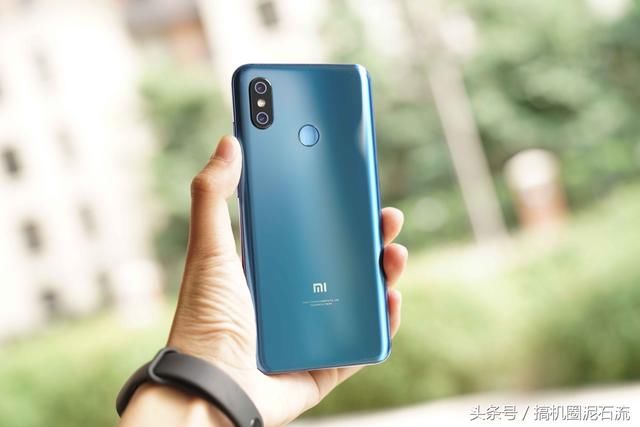 小米8新款金色与蓝色到底好不好卖?京东上的