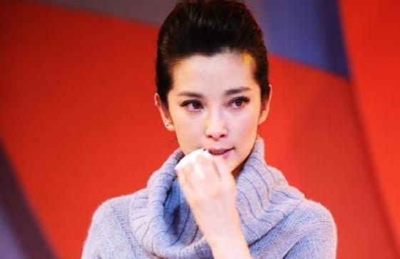 汶川地震中捐款的明星,黄晓明捐2千万,他卖掉