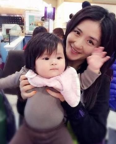 张杰微博晒出宝宝照片,谢娜这次是真的生了!