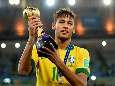 内马尔:我踢前腰也不是问题 服从命令听指挥