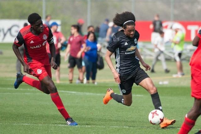 曼联华裔边锋与青木球王联袂造绝杀!青训复苏