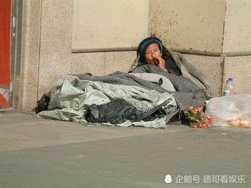 都在消费大众同情心?抖音水泥姐被曝座驾是