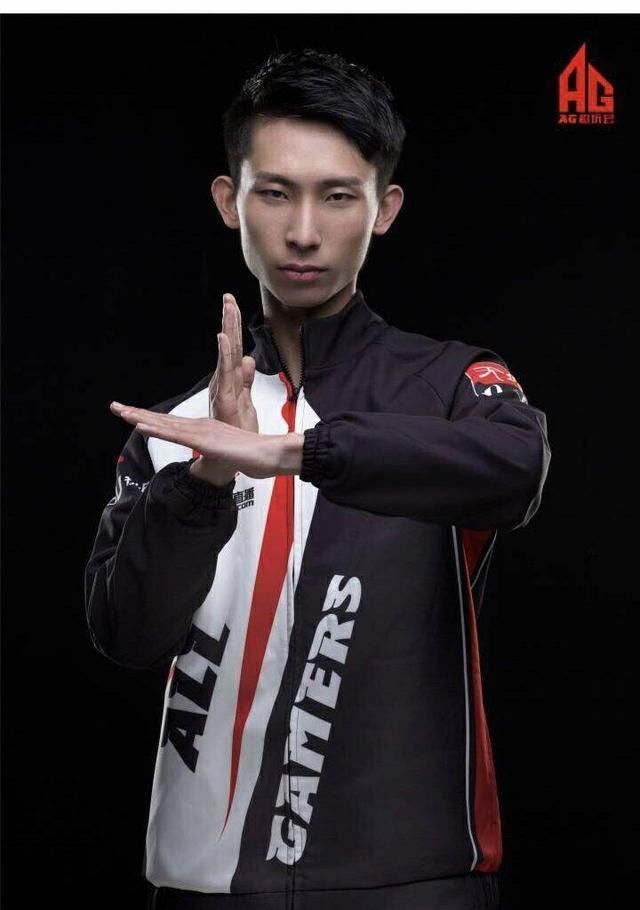 王者荣耀:梦泪成为国服第一ADC 马可波罗有韩