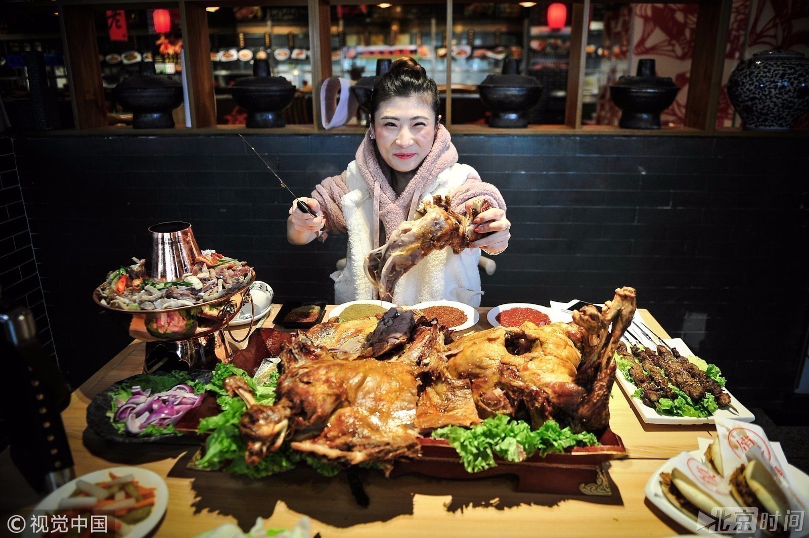 天津90后美女大胃王 月入两万只够吃饭