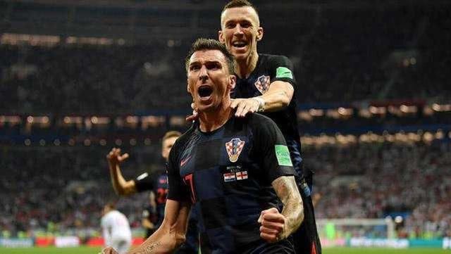 世界杯最后两场比赛在周末进行,中国球迷乐了