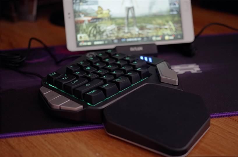 手机变电脑:多彩T9X单手吃鸡机械键盘,让吃鸡