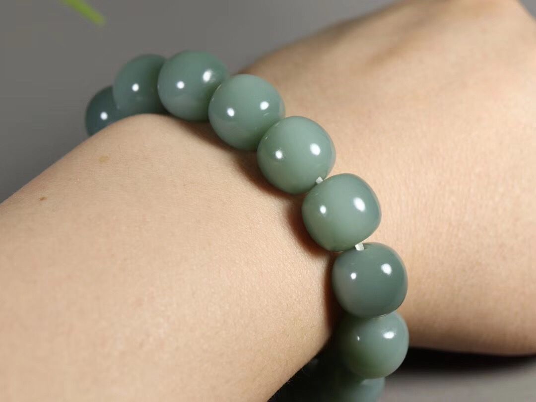 臻品粉青老型珠手串和田玉碧玉粉青蓝调老型珠