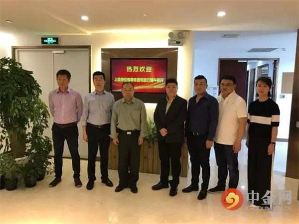 和平影视董事长吴传平因假冒军人被抓4家平台"甩爹"