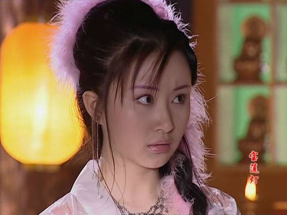 文静的性格让她变得很踏实,18岁的舒畅出演了宝莲灯里的小狐狸,在里面