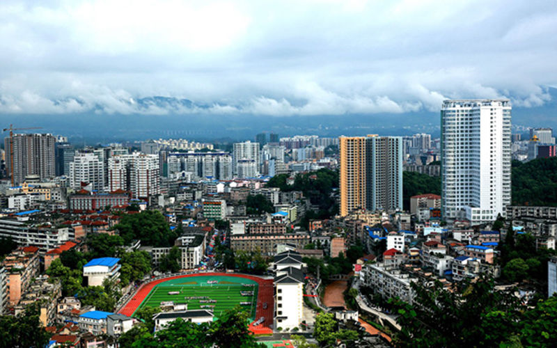 中国最跨越的两个城市,明明位于中部省份,却被