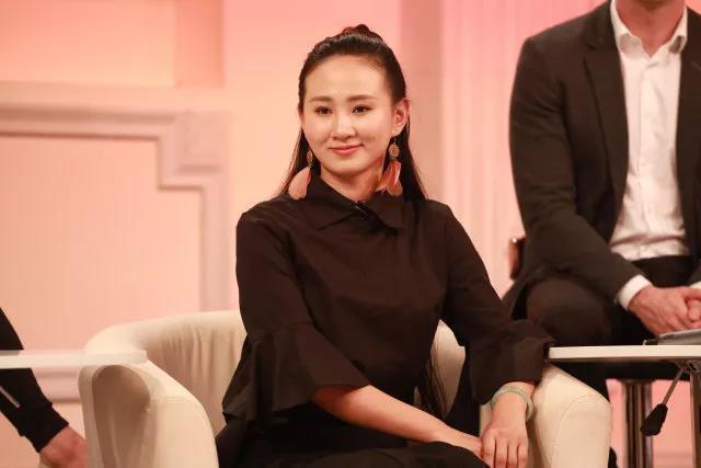 演员罗丽诗,中央民族大学附中舞蹈老师申霏霏以及新世纪文化艺术学校