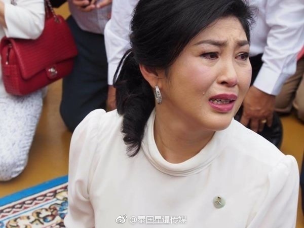 英拉洒泪斋僧庆生日：我帮农民的政策真违法了吗