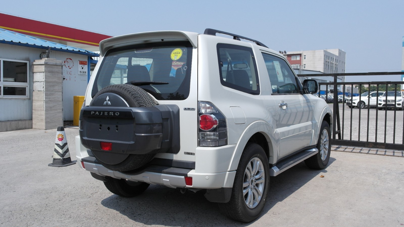 三菱帕杰罗v87三门帕杰罗 高配三门版帕杰罗报价