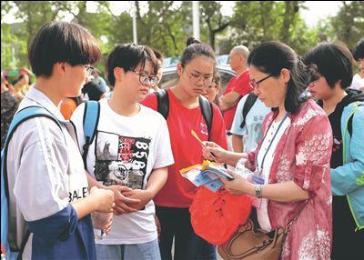 2018中考15日拉开大幕 南通近5万考生步入考场