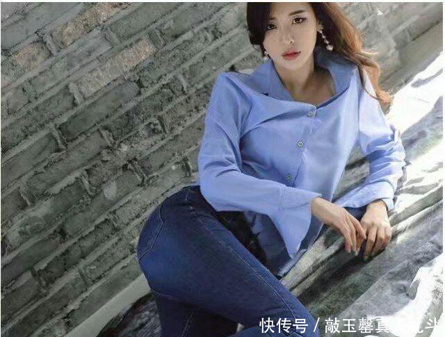 牛仔裤自带一种非常青春的学院派气质,美女相