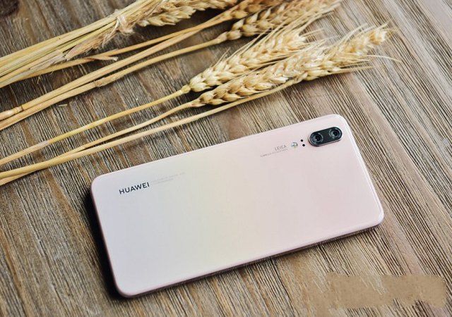 荣耀10和华为P20哪个好? 差价千元华为P20与