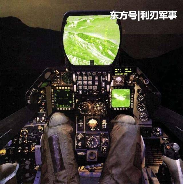 f16座舱 驾驶杆侧置对于战斗机驾驶人机功效的提高是有显而易见的好处