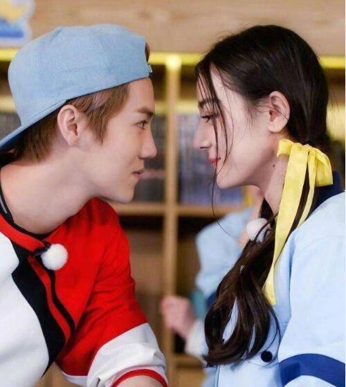 迪丽热巴的胸被鹿晗摸过吗_鹿晗喜欢过迪丽热巴吗?_鹿晗迪丽热巴