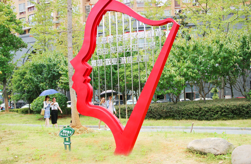 安徽铜陵核心价值观雕塑扮靓城市街头