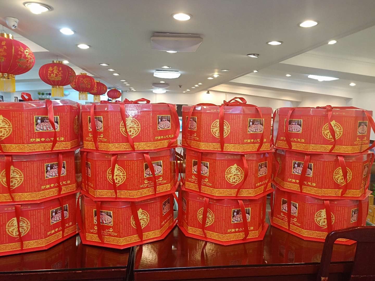 逛年货采购会品尝各地美食(逛年货采购会品尝各地美食吗)