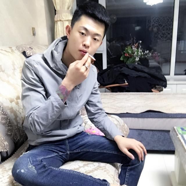 快手吴迪婚礼上又生事端?巴扎黑也遭壮汉毒打