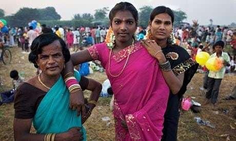 在印度如果遇到双性人海吉拉向你乞讨,你必须