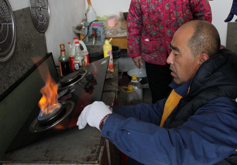 北青网学雷锋活动采访之一:韩金忠: 用爱心赢得万家燃气用户口碑 北青网学雷锋活动采访之一:韩金忠: 用爱心赢得万家燃气用户口碑