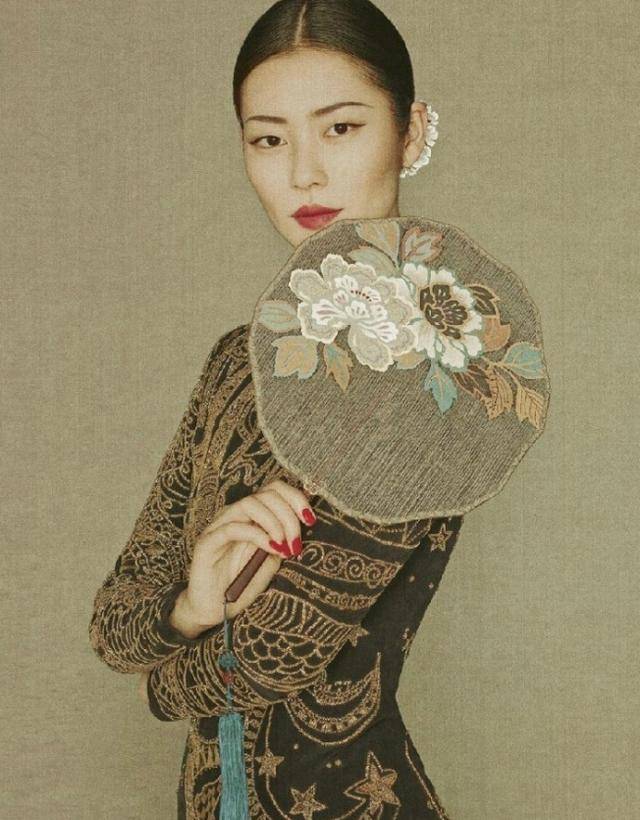 刘雯早期复古造型惊艳，中国最具古典美的女星是她