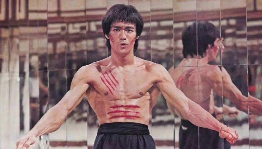 格斗狂人怒斥龙粉太幼稚,李小龙没有实战视频