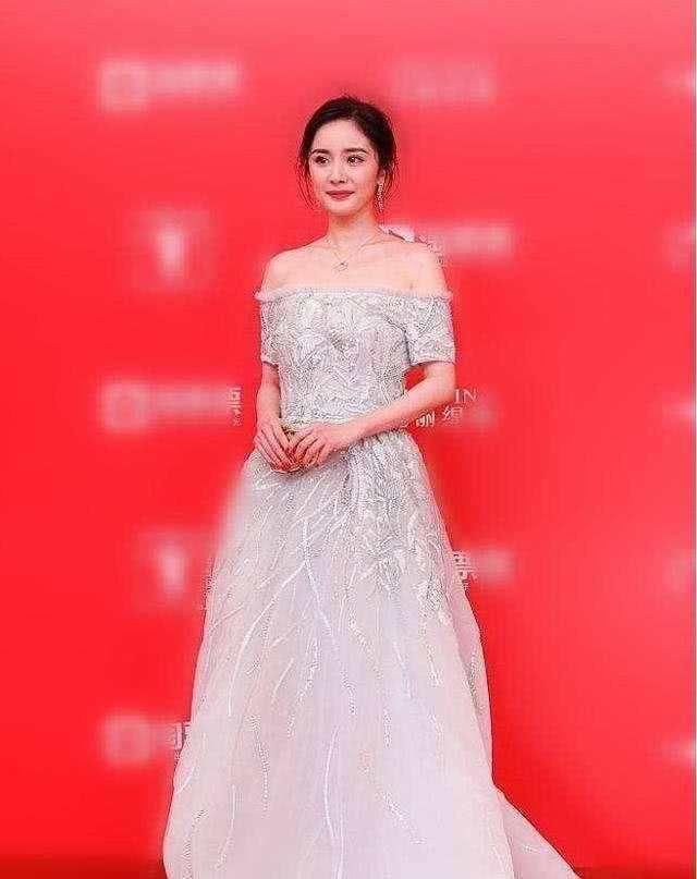 杨幂未PS照片被公开,网友:原来大幂幂的称号