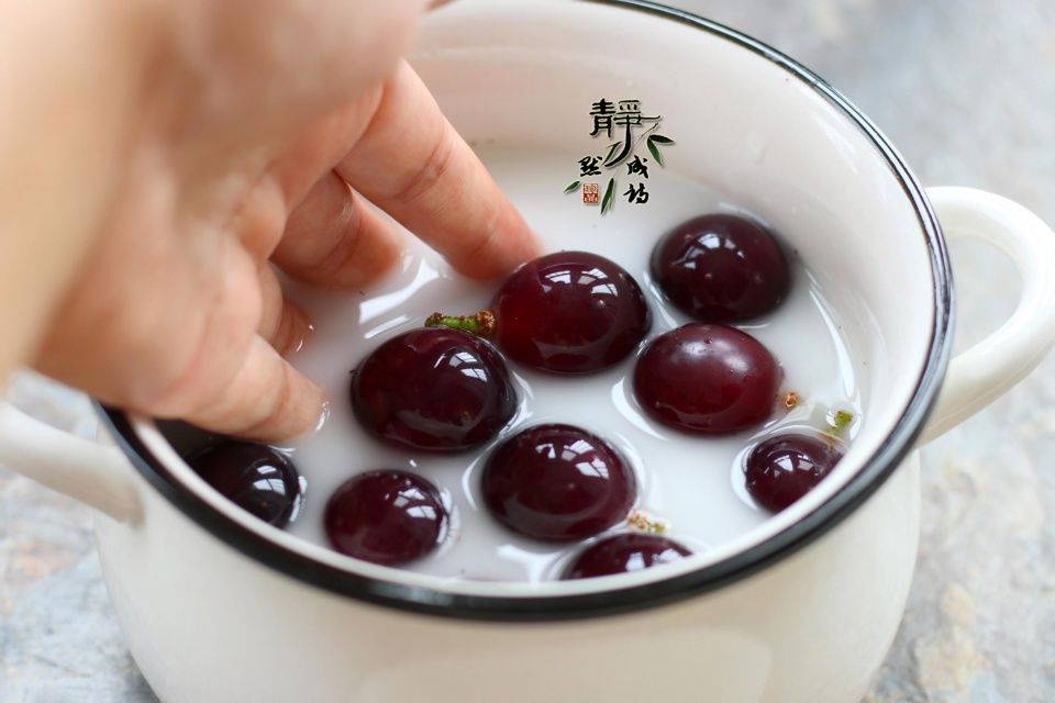 这才是葡萄的正确洗法,简单三步,连皮都可以放