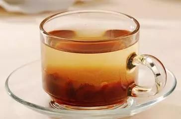 每天吃干红枣,坚持了一个月竟有这样的功效