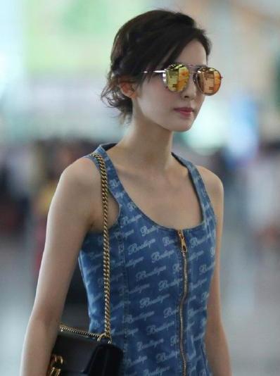 古力娜扎胸都平了?之前秀事业线的画面不忍直视! 古力娜扎胸都平了?之前秀事业线的画面不忍直视!