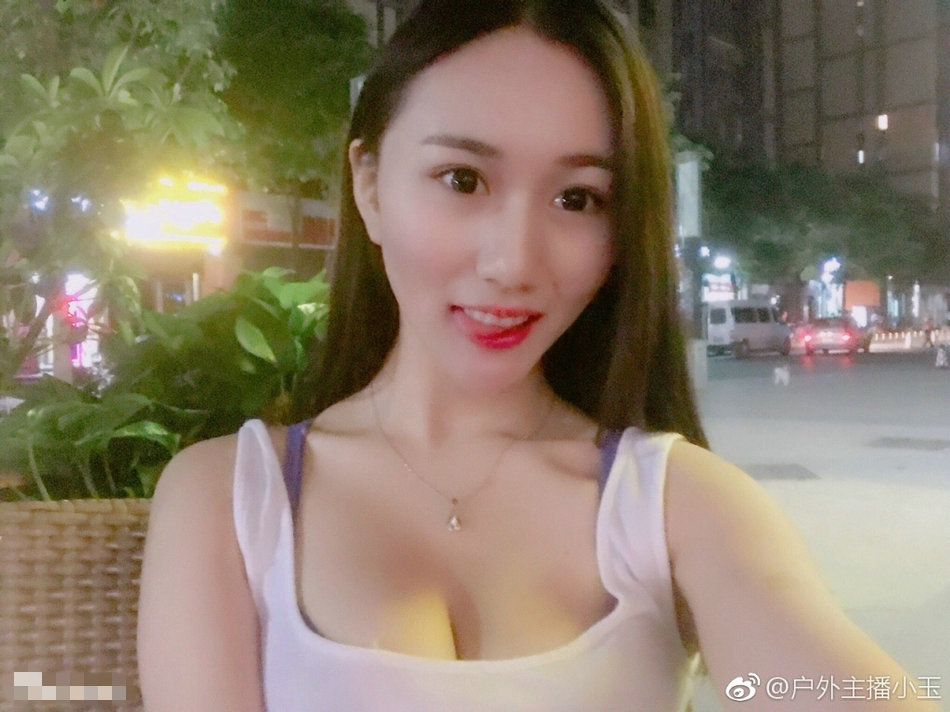 篮球控女主播最爱真空做运动 兼职内衣模特