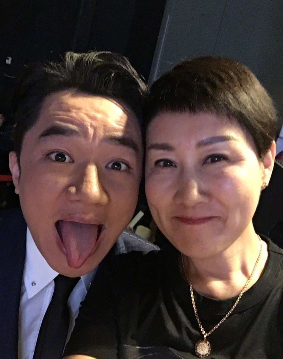 张凯丽晒与王祖蓝搞怪合照回应"暴打"质疑