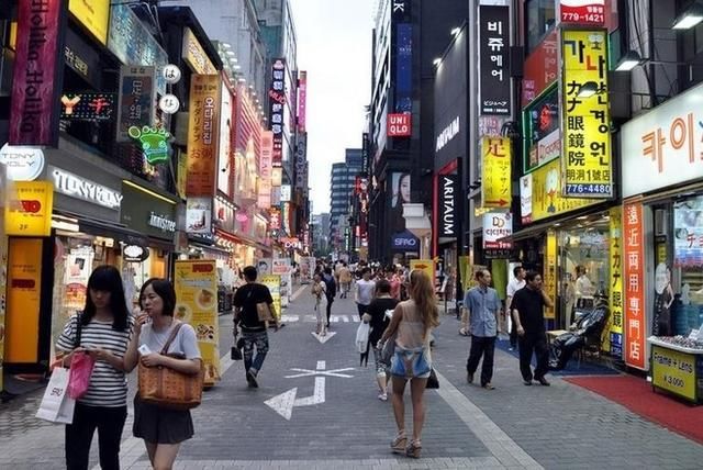 去韩国旅游中国游客数量爆减,韩国人不高兴了