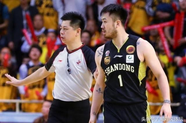 山东男篮公开训练睢冉仍未归队,15人名单已确